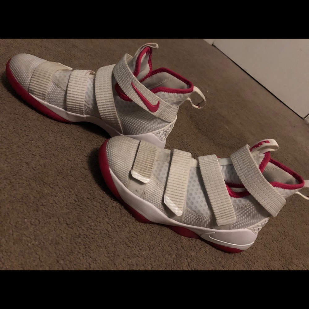 Nike lebrons